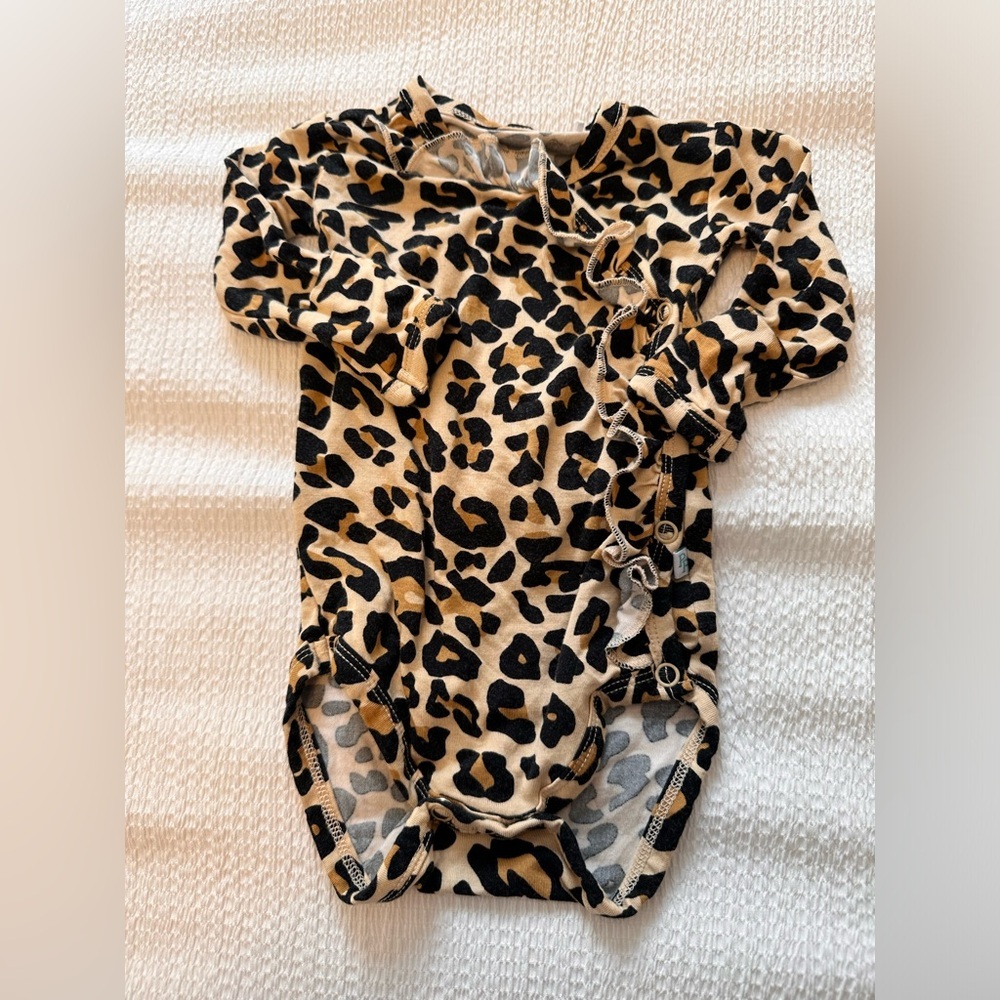 Posh Peanut Lana Leopard Ruffle Set - Picture 6 of 8